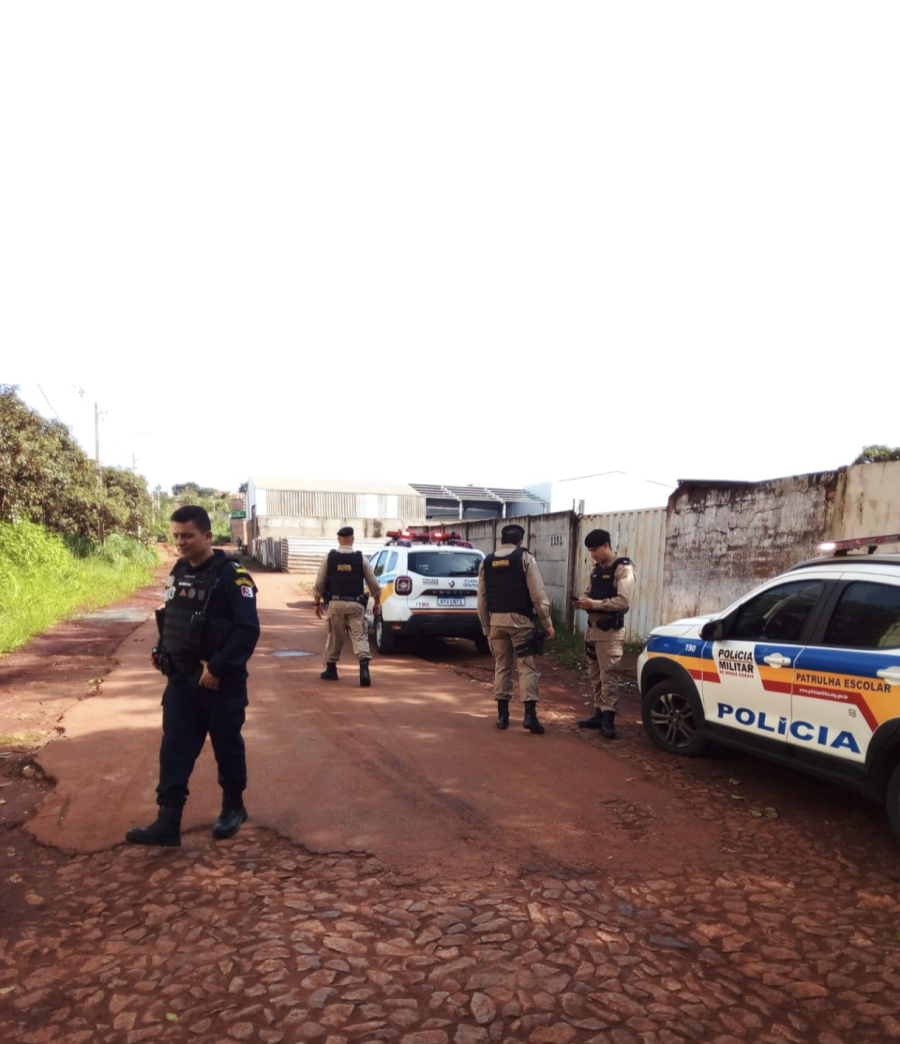 Suspeitos de matar jovem em Pará de Minas seguem foragidos; buscas continuam