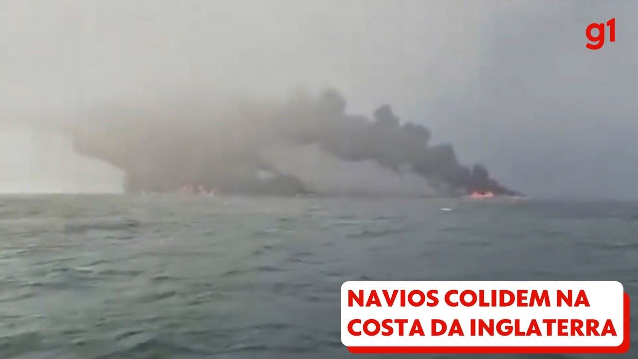 Colisão entre navios petroleiro e de carga na costa da Inglaterra causa explosão, e 32 são resgatados; VÍDEO